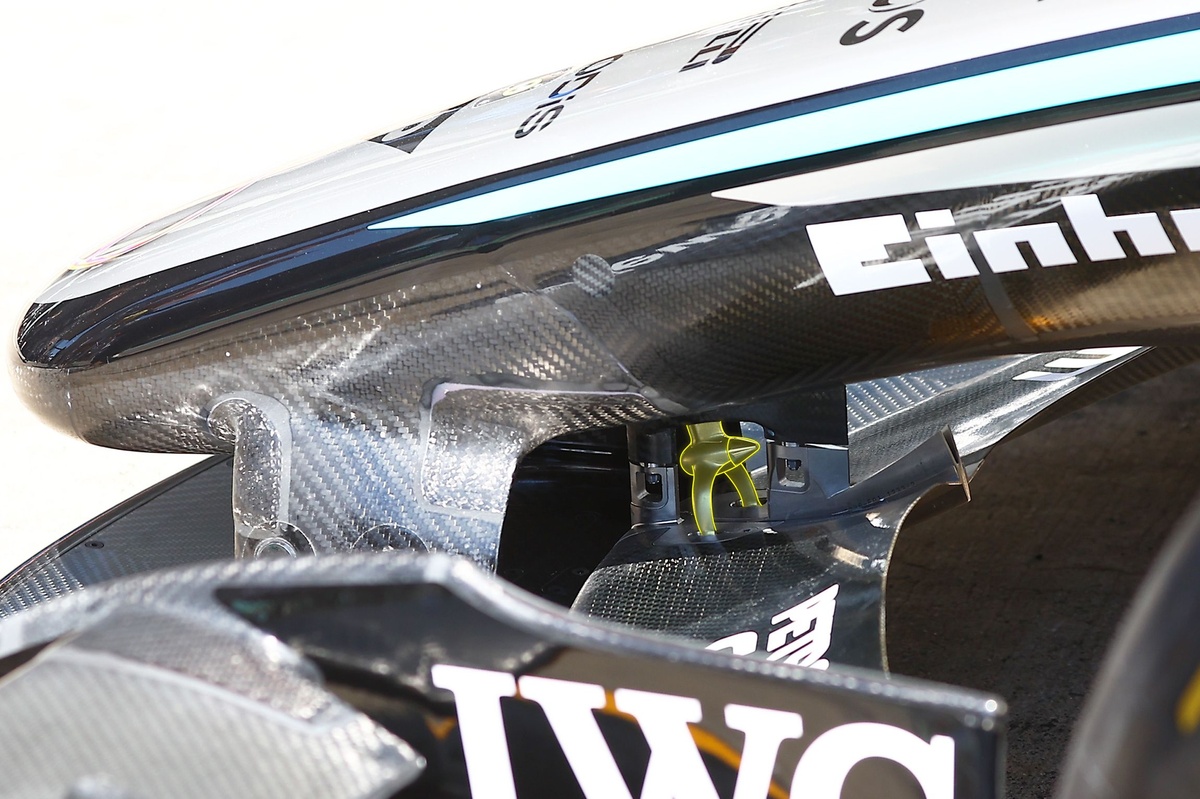 F1 | Mercedes: anche il comando dell'ala mobile anteriore ha una funzione aerodinamica