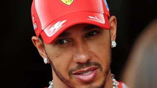 Lewis Hamilton on failed Singapore GP strategy: “A painful lesson”