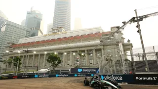 ‘Old’ Mercedes serves Russell well in Singapore GP practice
