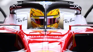 Alesi: “Lamentele di Hamilton fuori luogo, la Ferrari è la Ferrari e merita rispetto”