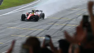 Lewis Hamilton: Younger F1 drivers are “more and more cautious” about racing in rain