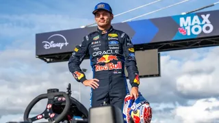 Verstappen overtakes 100 karting rivals in 14 laps