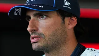 Sainz hits back at Russell as cooling vest row grows