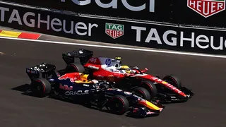 Verstappen-Hamilton, solite scintille: “Se non fossi uscito di pista, Lewis mi avrebbe colpito”