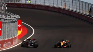 F1 | Il caso della Monumental: affrontarla alzando il piede per caricare la batteria premia più di farla in pieno
