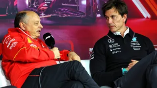 Wolff: “Volevamo 50 kW in più nel 2027, la Ferrari ha detto no”