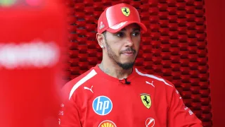 Lewis Hamilton hits back at Ferrari critics after strategy blunder: “McLaren made the same mistake”