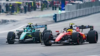 Alonso: "Non hanno mai fermato una gara quando ci siamo ritirati noi. C'è troppa tecnologia in F1"