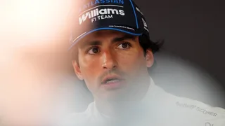 Carlos Sainz queries F1's support of 2026 rules after early simulations: "How can we even accept that?"
