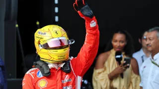 Lewis Hamilton's P2 in Bahrain GP qualifying branded a “massive mic drop” after Ferrari F1 rumours