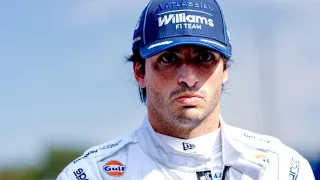 Carlos Sainz ‘down a cul-de-sac’ as Brundle weighs in on ‘stalling’ F1 career