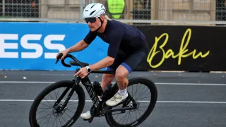 Valtteri Bottas completes epic cycle between F1 races in Malaysia and Singapore