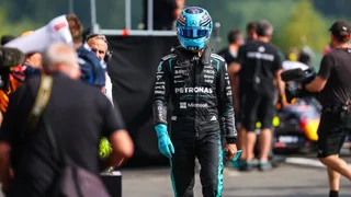 Kimi vola, Russell insiste: “Ho perso 4 decimi sul dritto, bisogna ammettere che c’è un problema”