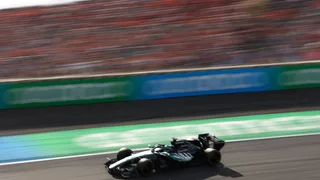 Mercedes bemused why it was “rubbish” through high-speed corners in Dutch GP