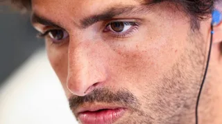 Sainz Warns F1's Qatar and Abu Dhabi Confidence Is Premature