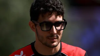 Ocon cerca ‘casa’ per il 2027: “Mi considero free agent, ho ancora molto da dare”. Bearman invece si blinda in Haas