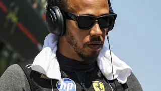 Hamilton frustrated as Mercedes nails team orders