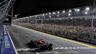 Verstappen breaks Singapore win drought while Hamilton nosedives