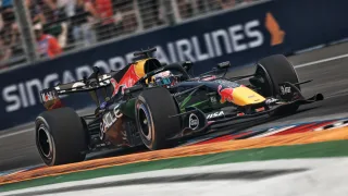 Max Verstappen sends ominous warning as George Russell tops Singapore FP1