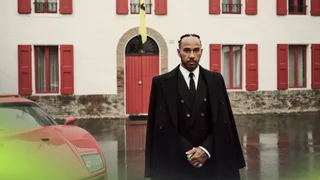 Lewis Hamilton recreates iconic Ferrari image at Italian Grand Prix