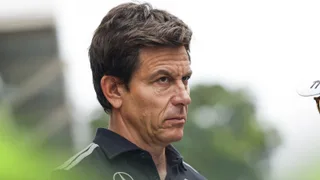 F1 legal battle erupts; Toto Wolff predicts ‘full-on’ Red Bull fight – round-up