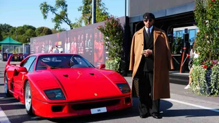 Hamilton, arrivo da superstar a Monza con la Ferrari F40 – FOTOGALLERY
