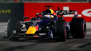 LIVE COVERAGE: Verstappen leads in Singapore Grand Prix