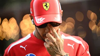 Hamilton frustrated after late Ferrari qualifying strategy change: ‘I towed Charles the whole time’