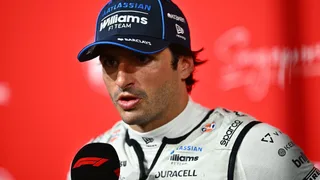 Carlos Sainz: "Difficult to be convinced" that F1 2026 can finish in the Middle East