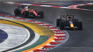 Verstappen wins wet Singapore Sprint after Russell crashes out