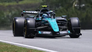 F1 | Mercedes: il carico delle novità si sente, ma qui cambia la finestra d'assetto e la W17 diventa un puzzle