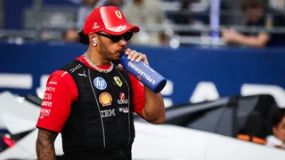 Hamilton admits Singapore strategy error after falling ill
